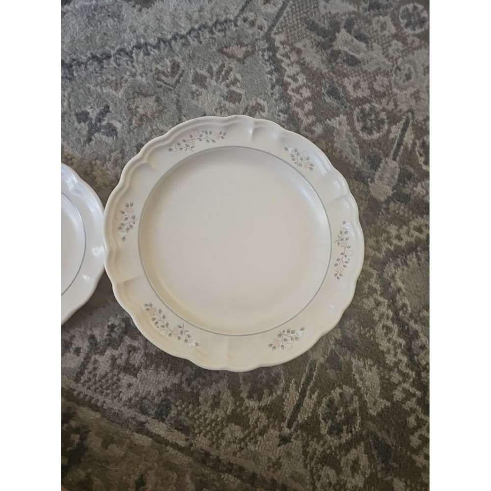 Vintage Pfaltzgraff Dinnerware. Heirloom Pink Floral scalloped edges set of 4